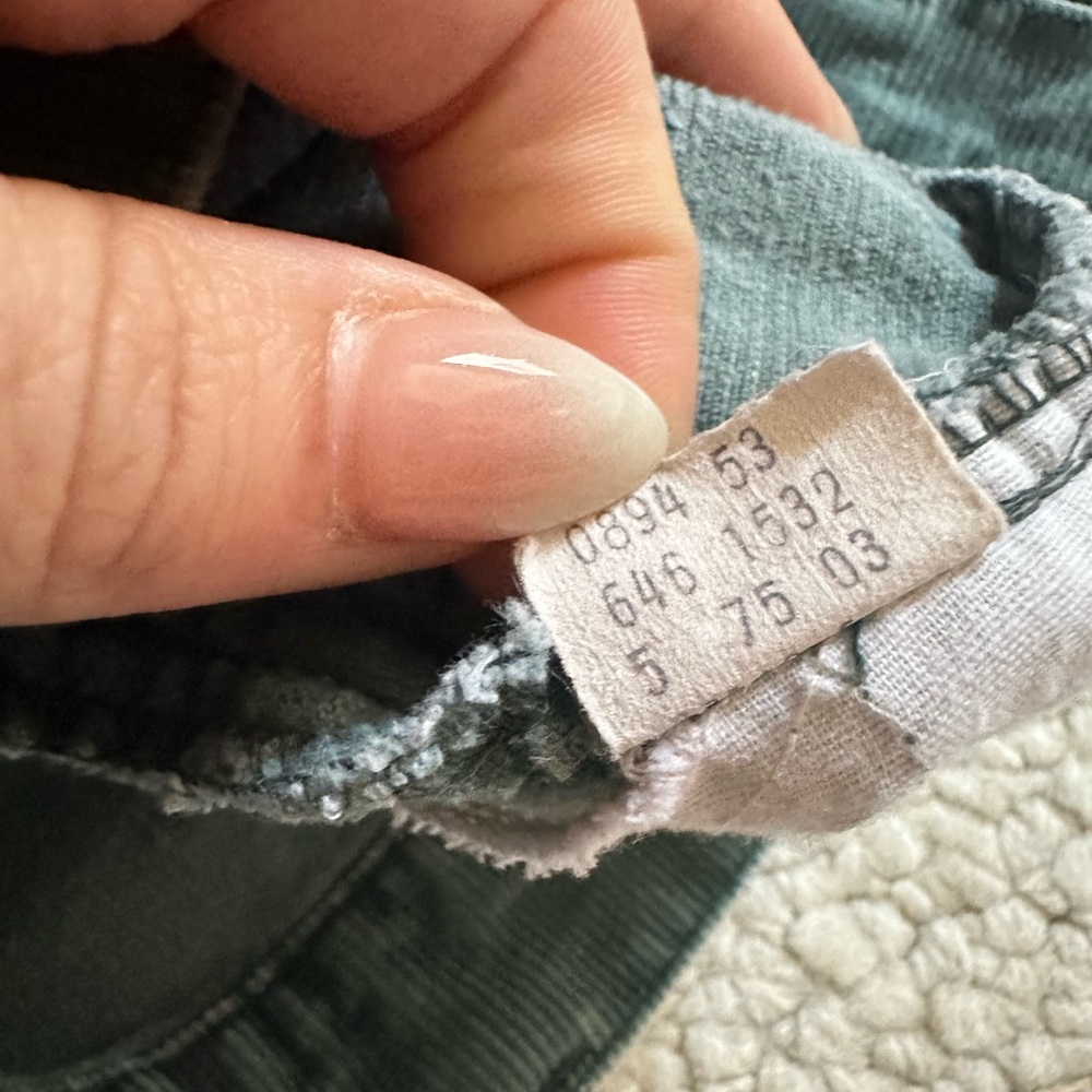 VTG Levi’s Women's 29x4 Sage Green Corduroy Cut Off Jean Shorts Y2K White Tab - Picture 9 of 12